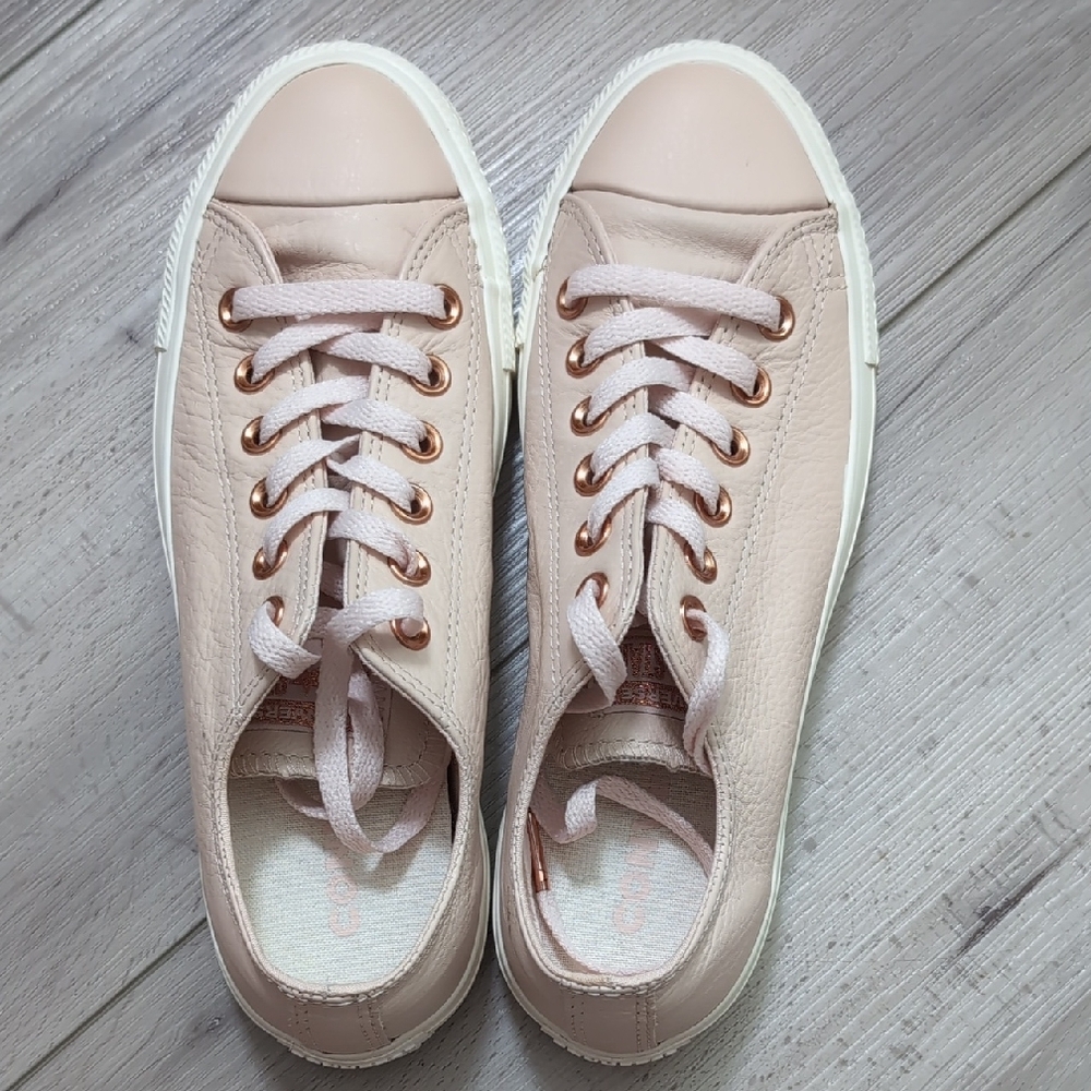 Converse Unisex Rose Gold Chuck Taylor Sneakers. Womens size 8